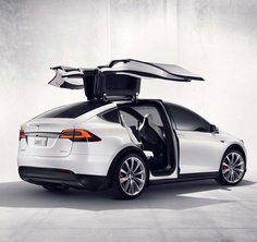 Négy új Tesla-modell bemutatását erősítette meg Elon Musk
